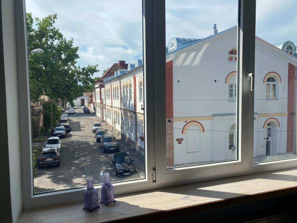 Ohtu Poik 4 City Center Apartment Pärnu Eksteriør billede